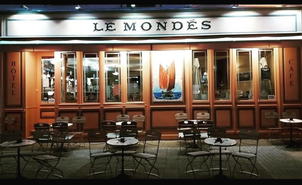 Отель Le Mondes Ле-Пулиген Экстерьер фото